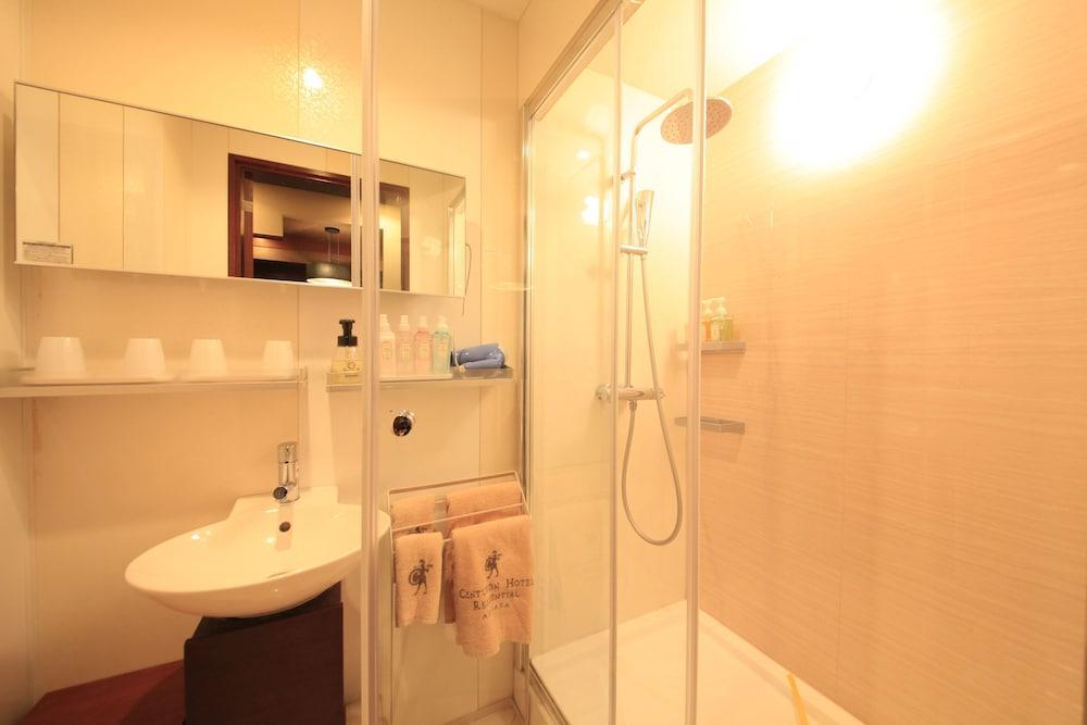 Centurion Residential Tower Capsulehotel 2*
