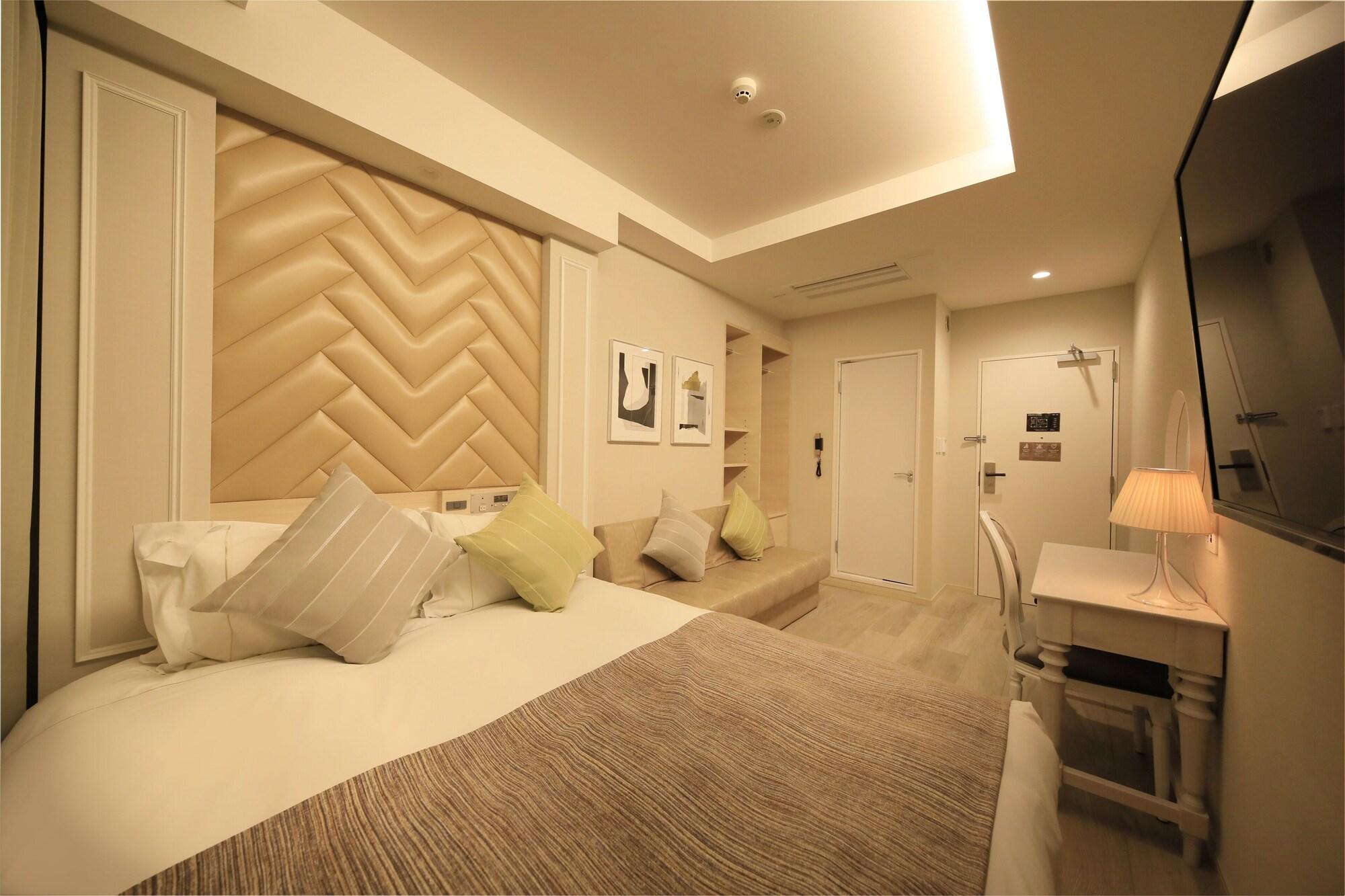 Centurion Residential Tower Capsulehotel 2*