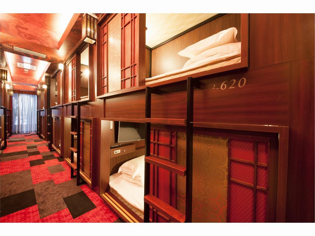 Capsulehotel Centurion Residential Tower